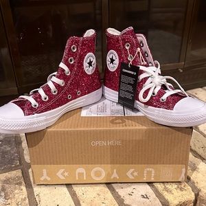 Brand new women’s pink glitter Chuck Taylor’s